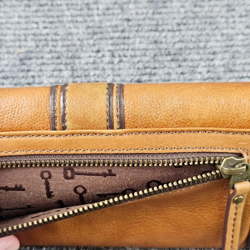 Fossil Wallet Womens One Size Brown Leather Wristlet Lock Key Print Lining